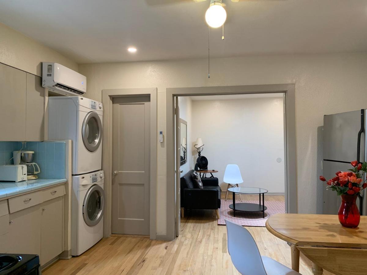 125-#4 Downtown Cozy Upstairs One Bedroom Apt サンアントニオ エクステリア 写真