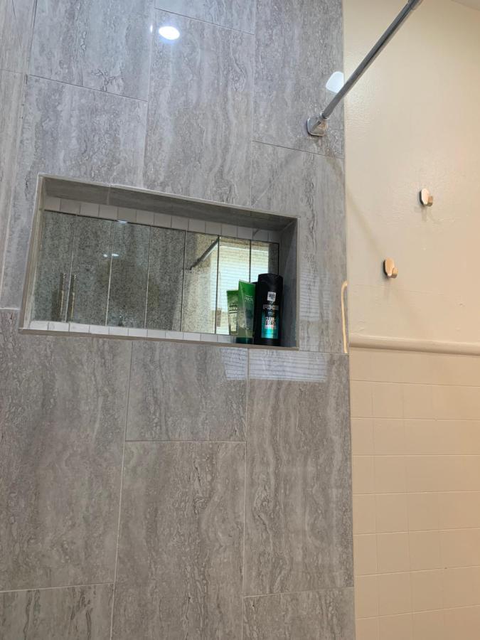 125-#4 Downtown Cozy Upstairs One Bedroom Apt サンアントニオ エクステリア 写真