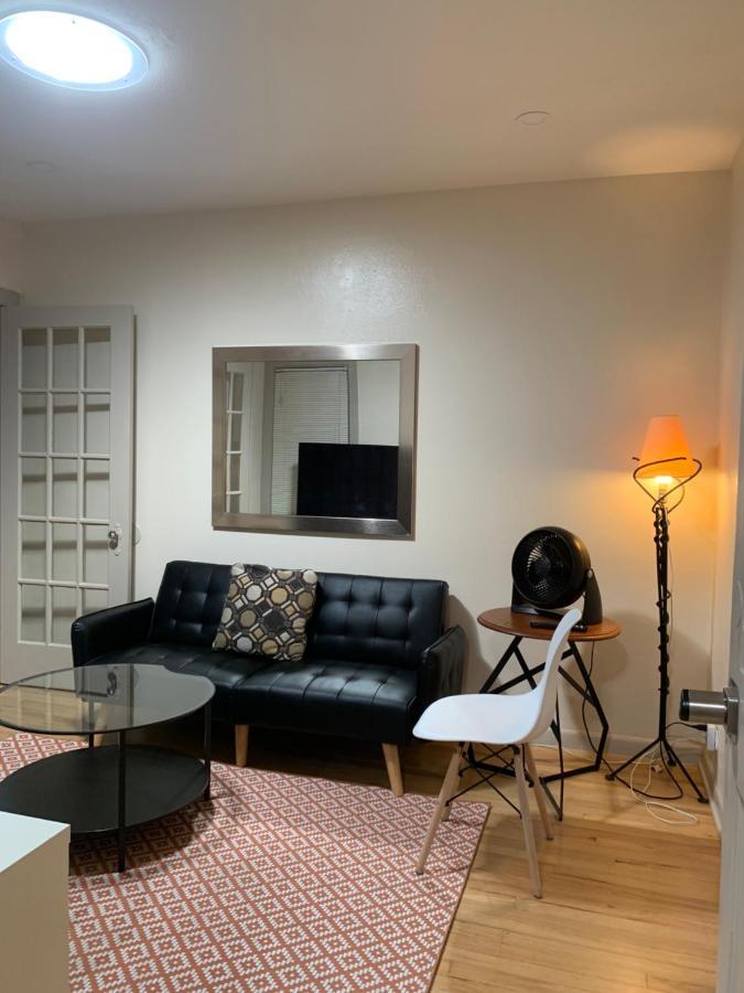 125-#4 Downtown Cozy Upstairs One Bedroom Apt サンアントニオ エクステリア 写真