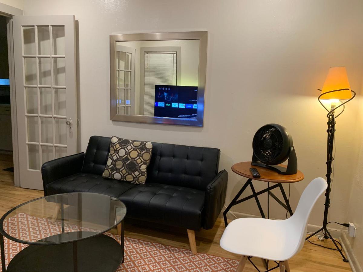 125-#4 Downtown Cozy Upstairs One Bedroom Apt サンアントニオ エクステリア 写真