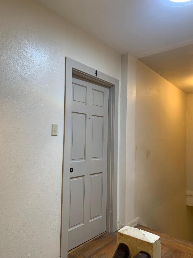 125-#4 Downtown Cozy Upstairs One Bedroom Apt サンアントニオ エクステリア 写真